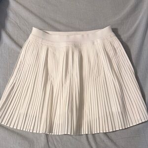 Old Navy White Pleated Athletic Skort